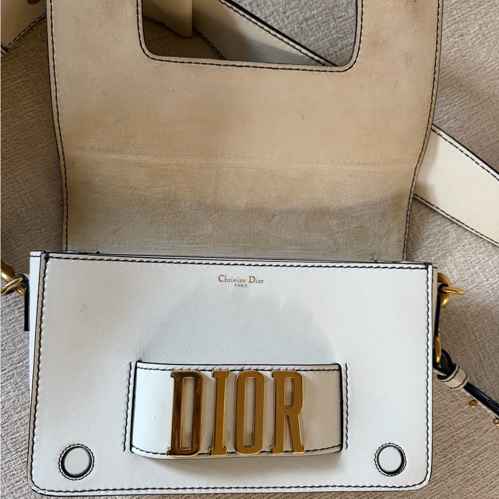 Dior White Crossbody Bag with Gold Logo - Picture 3 of 9